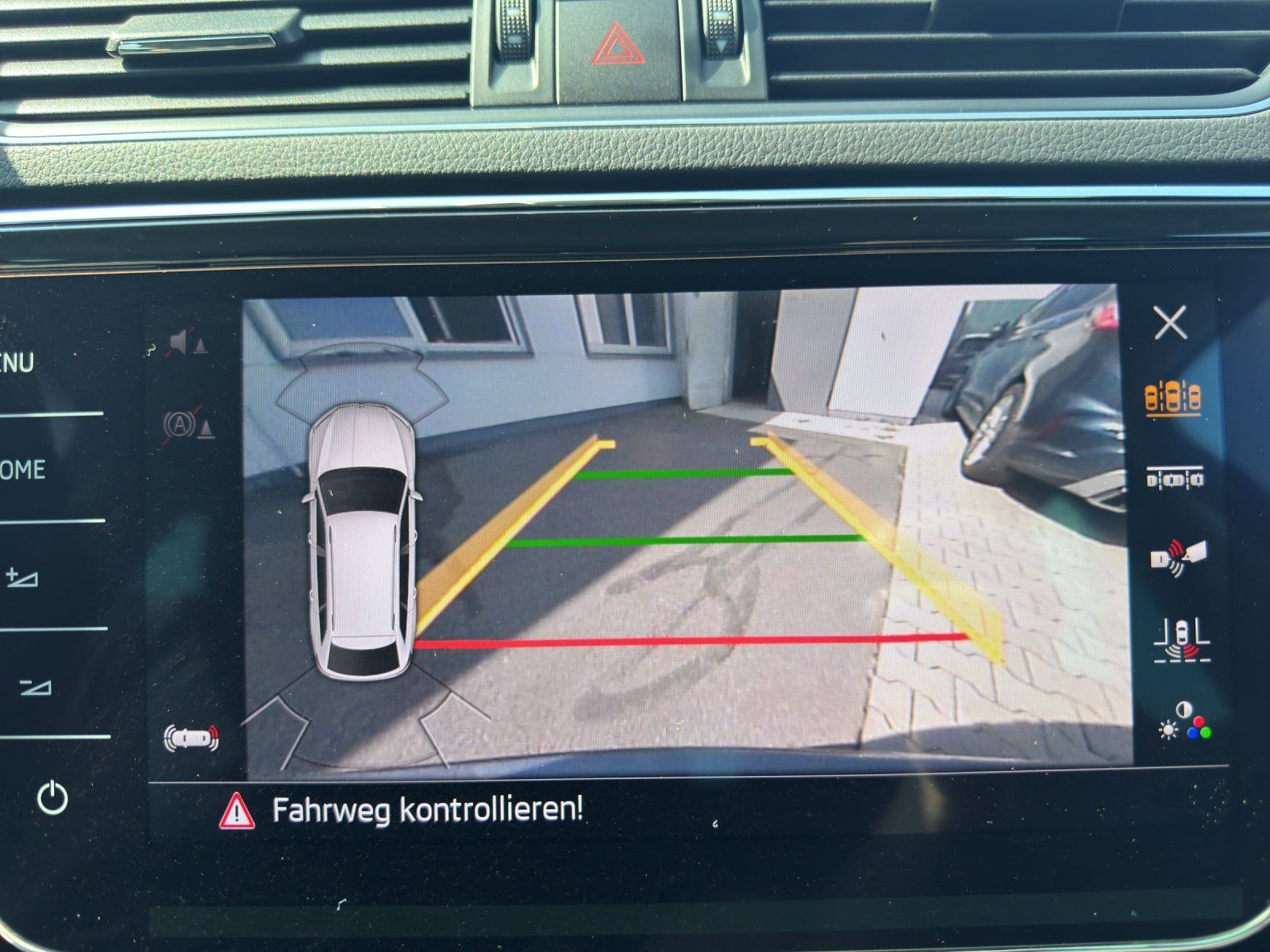 Fahrzeugabbildung SKODA Superb Combi 1.4 TSI Style iV/KAMERA/VIRTUAL/ACC