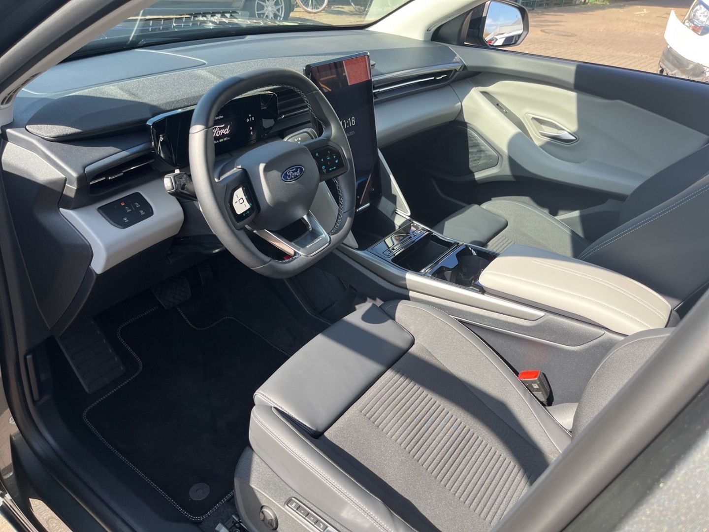 Fahrzeugabbildung Ford Explorer Extended Range RWD 77kWh 286PS Automati