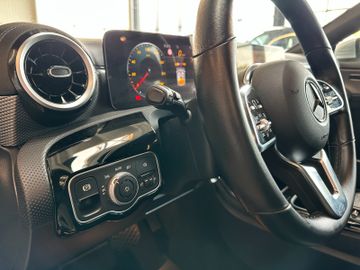 Mercedes-Benz CLA Shooting Brake 180 d *AHK*LED*