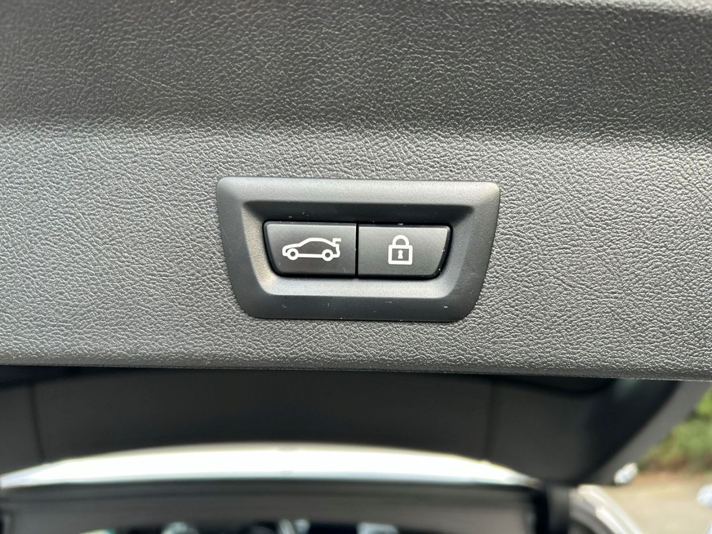 Fahrzeugabbildung BMW X3 xDrive30i,M Sport,Panodach,SurroundView,DAB,P