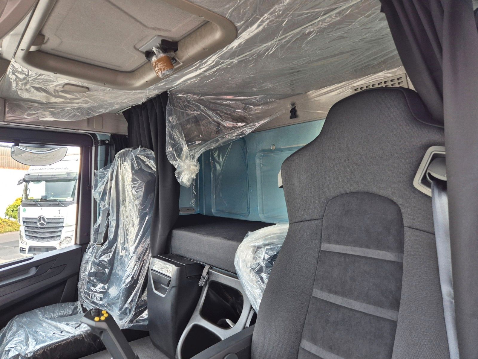 Fahrzeugabbildung Iveco X-Way AT300X48Z/P HR OFF 6x4 Hiab Winterdienst