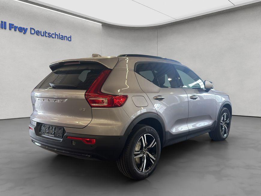Volvo XC40 B3 B DKG Plus Dark 120 kW, 5-türig