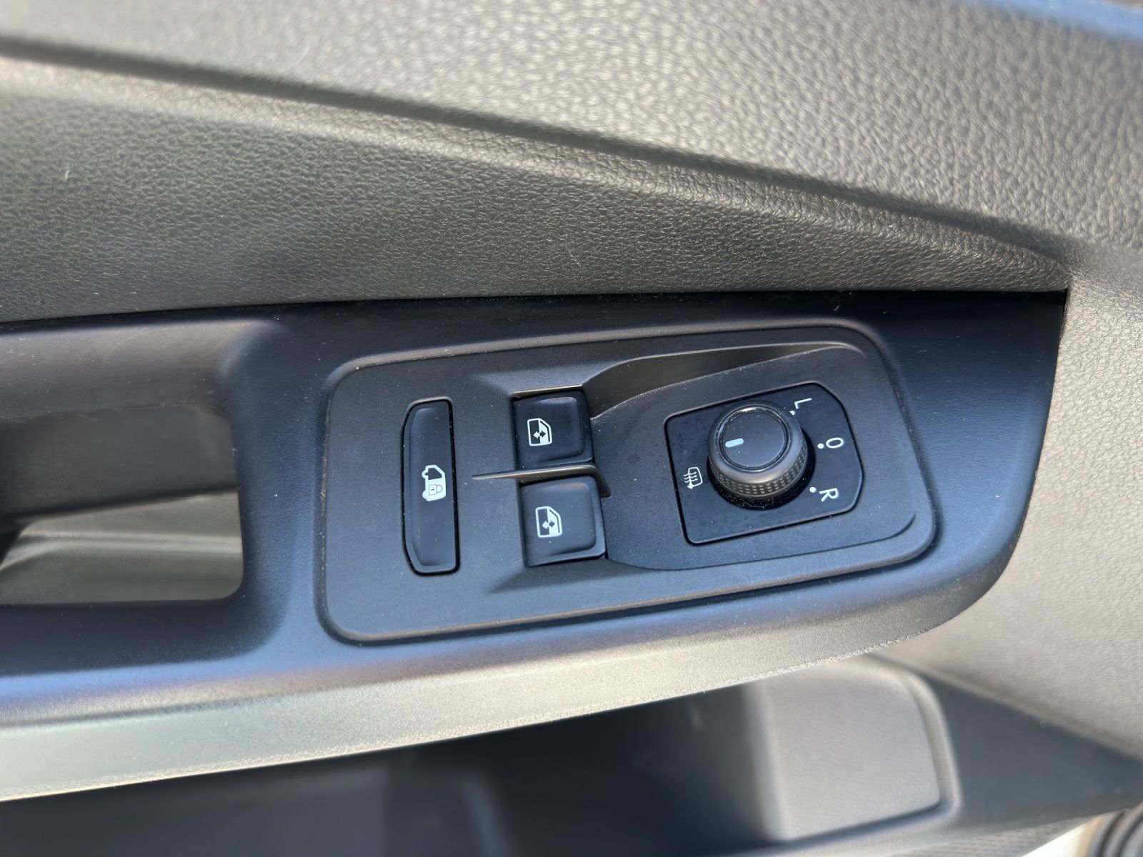 Fahrzeugabbildung Volkswagen Caddy Kasten TDI AHK KLIMA DAB+ Bluetooth