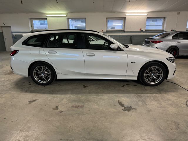 BMW 320 Baureihe 3 Touring 320 e xDrive Advantage