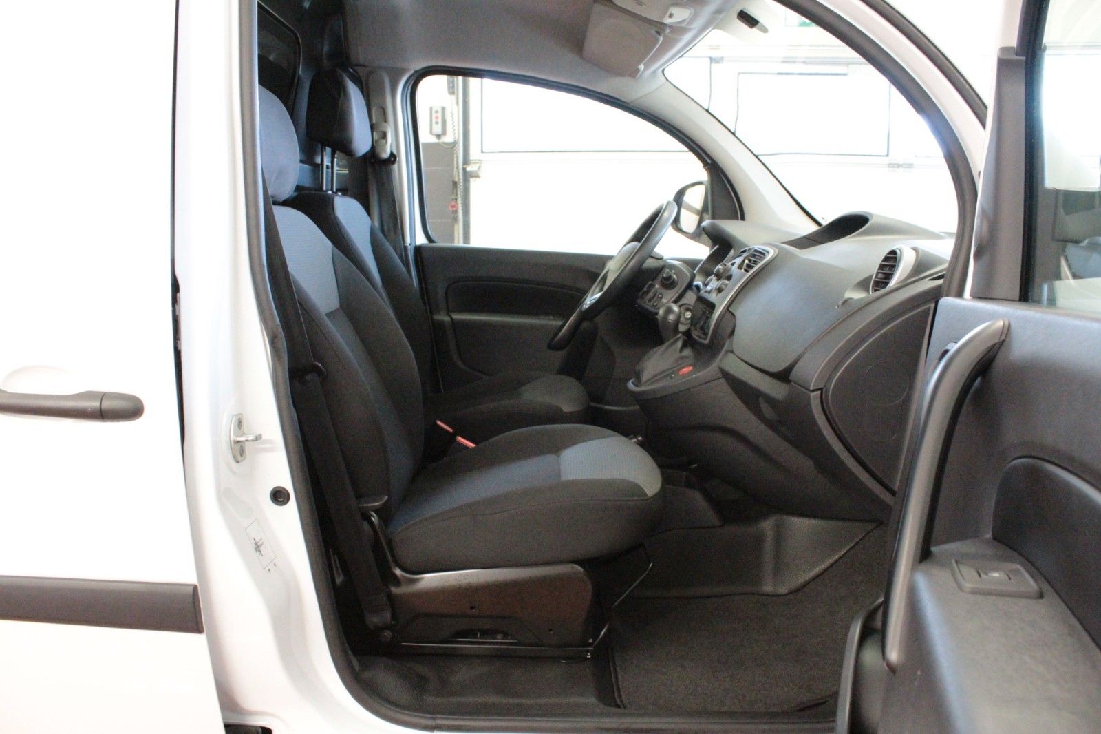 Fahrzeugabbildung Renault Kangoo E-TECH  ZE 33  100 % elektrisch
