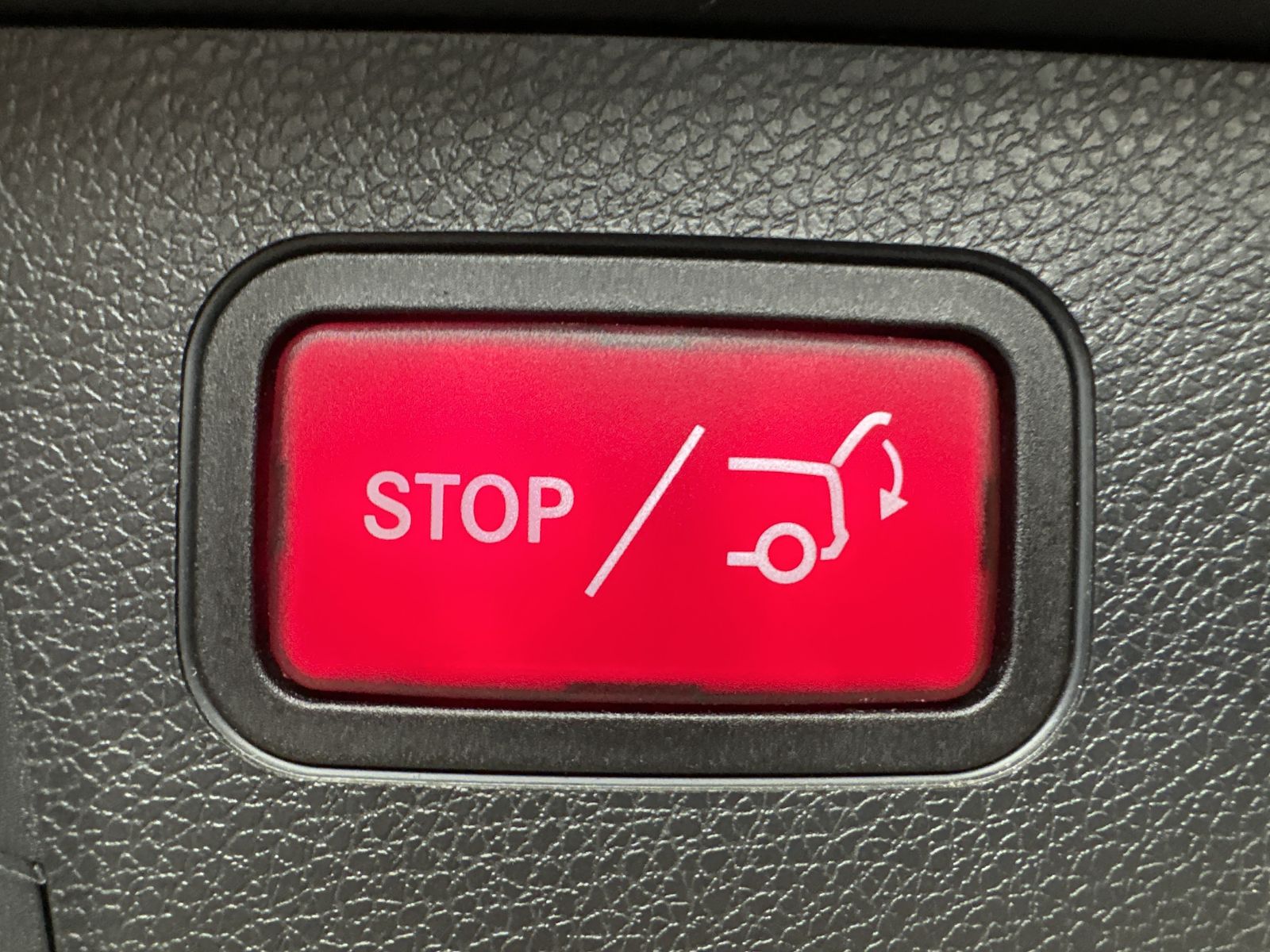 Fahrzeugabbildung Mercedes-Benz E 300de T 4Matic AMG-Line NAV+LED+AHK+PANO+360°