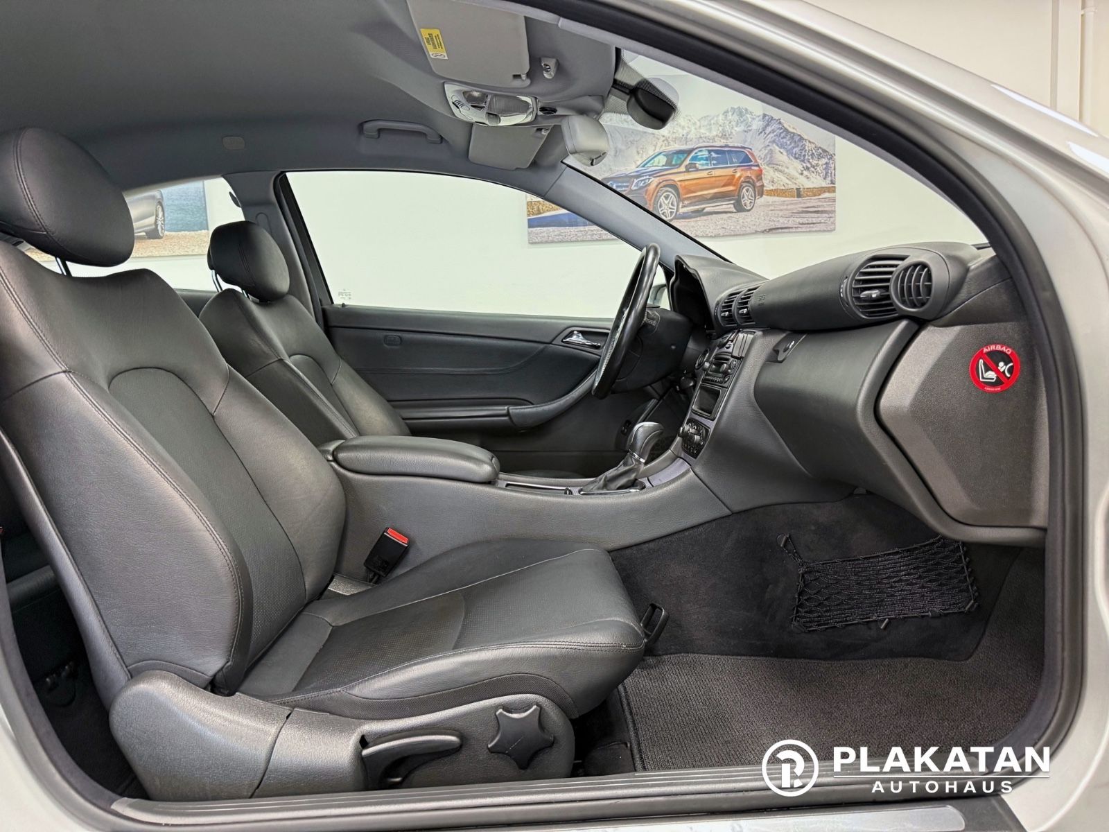 Fahrzeugabbildung Mercedes-Benz C 230 Bi-Xenon Leder Tempomat 2Hand