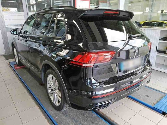 Tiguan 2.0 TDI 4M R-LINE MATRIX+AHK+HUD+PANO+ACC