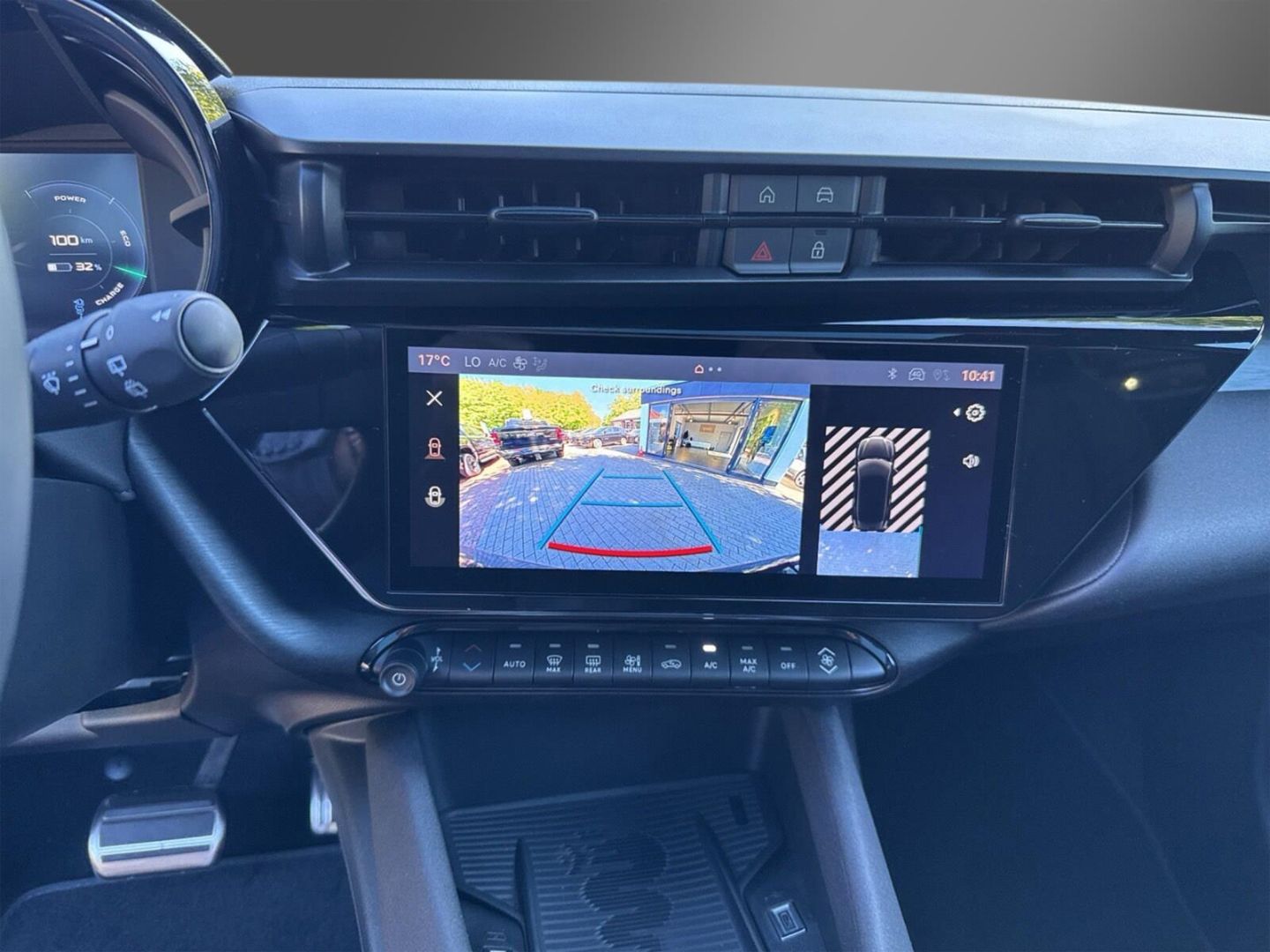 Fahrzeugabbildung Alfa Romeo Junior Elettrica SPECIALE- Panoramadach - sofort
