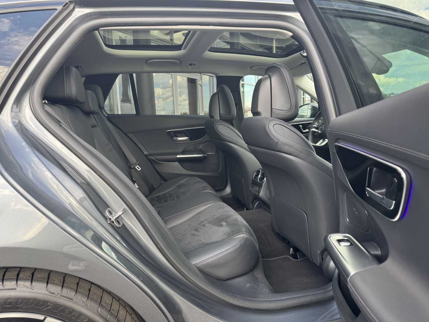 Fahrzeugabbildung Mercedes-Benz C 200 T AMG Pano+AHK+RFK+Memory+Night+ TotW
