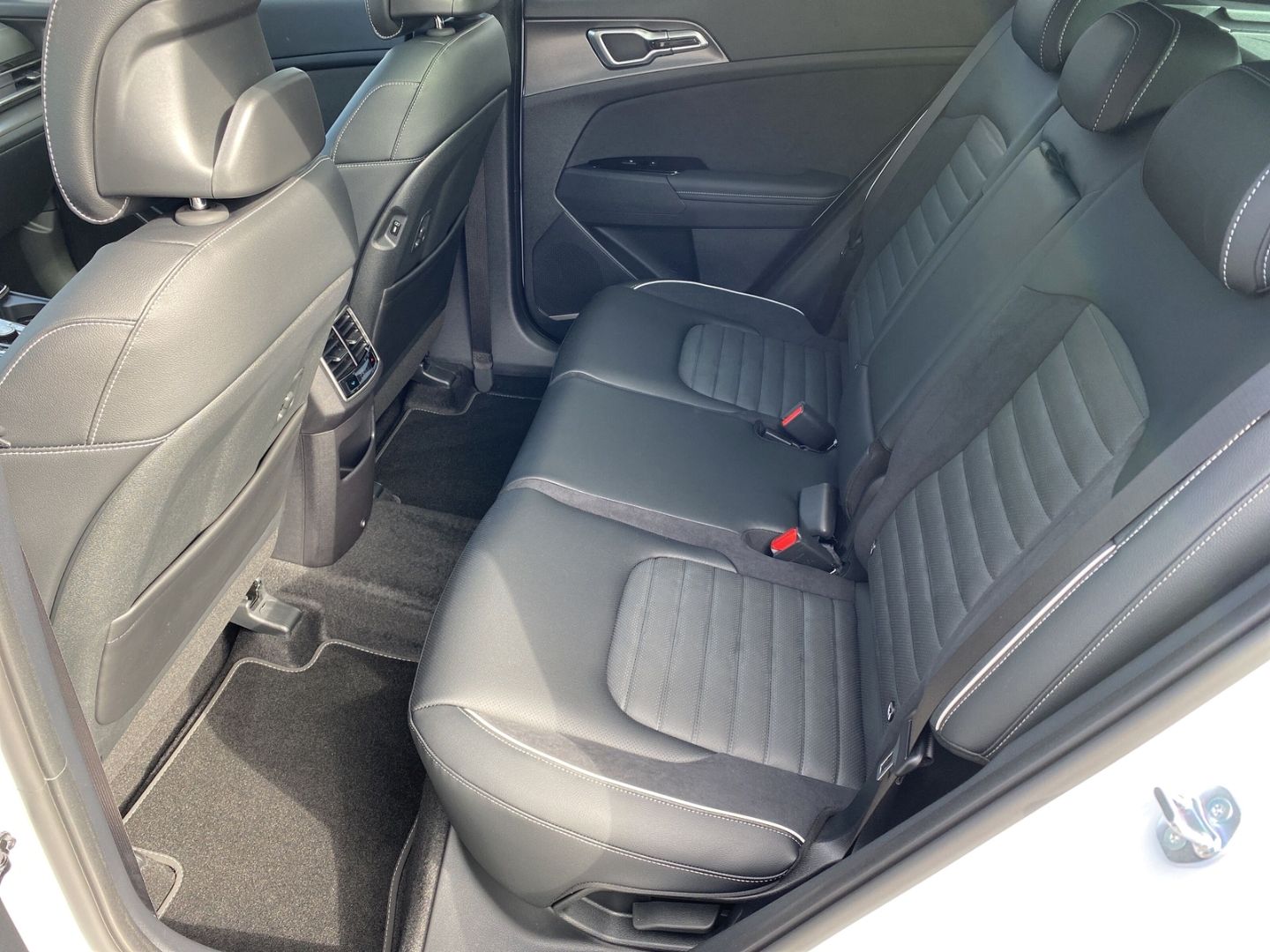 Fahrzeugabbildung Kia Sportage GT-Line 4WD 1.6 T-GDI Mild-Hybrid EU6e