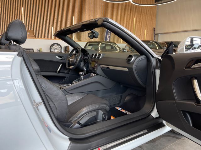 Audi TT Roadster 2.0 TFSI *BI-XENON*NAVI*PDC*LEDER*