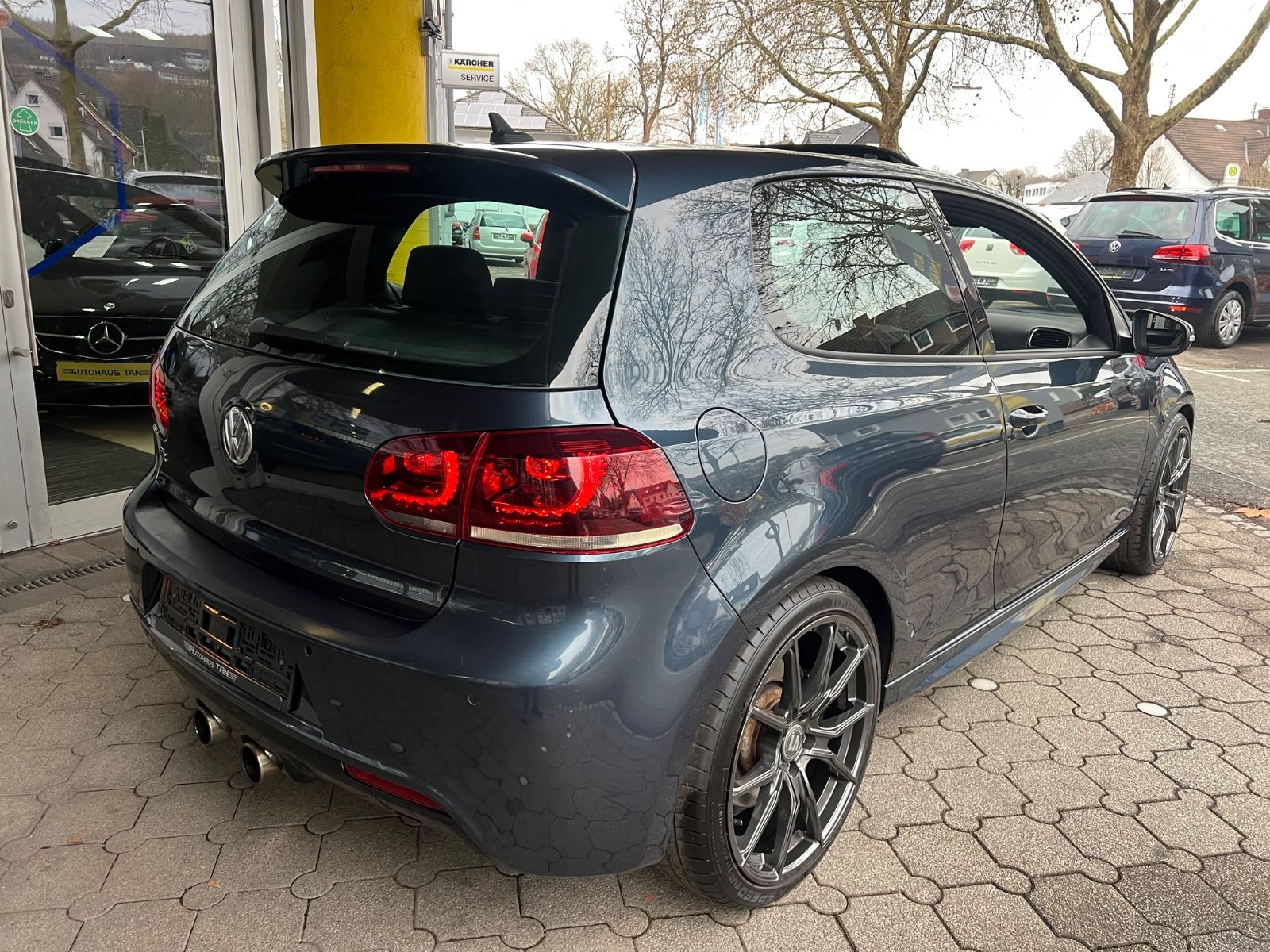 Fahrzeugabbildung Volkswagen Golf VI R 4Motion *SCHIEBEDACH*KEYLESS*XENON*
