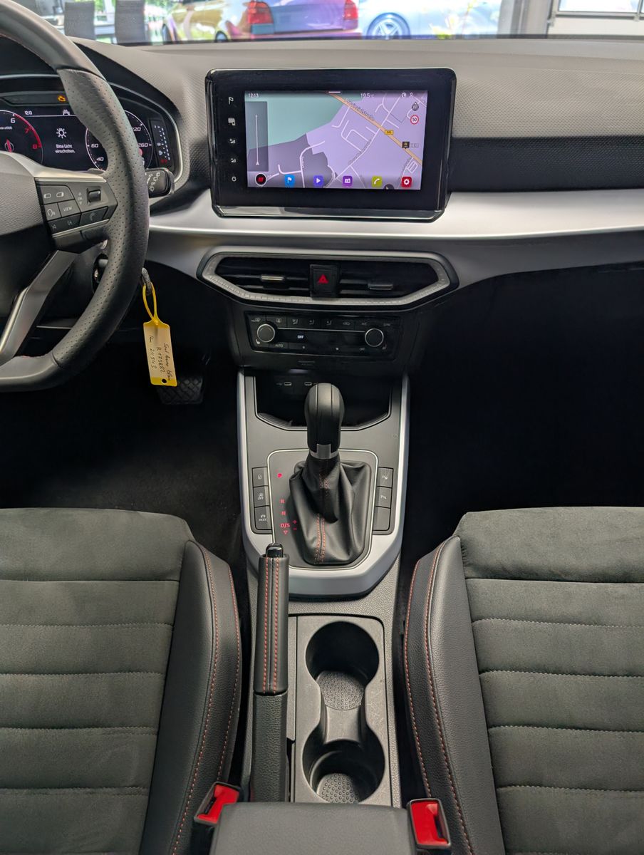 Fahrzeugabbildung SEAT Arona 1.0 TSI FR DSG LED Dinamica ACC AHK Kamera