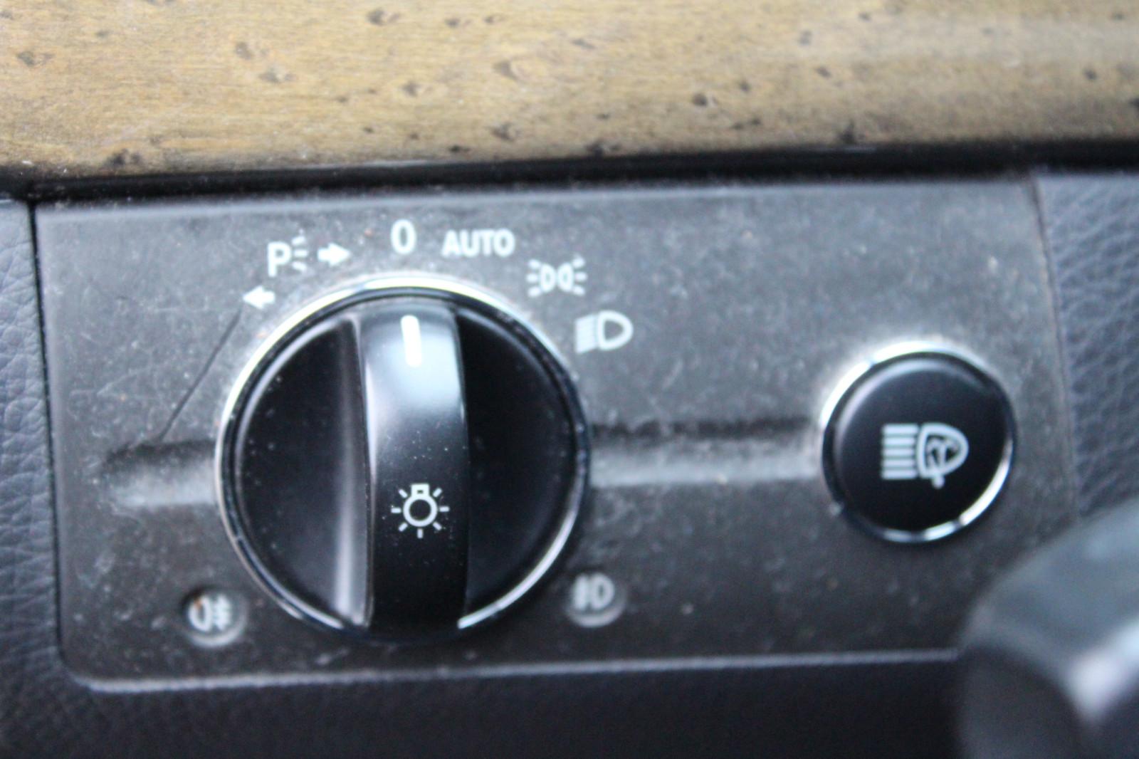 Mercedes-Benz E320 2005 — photo 23
