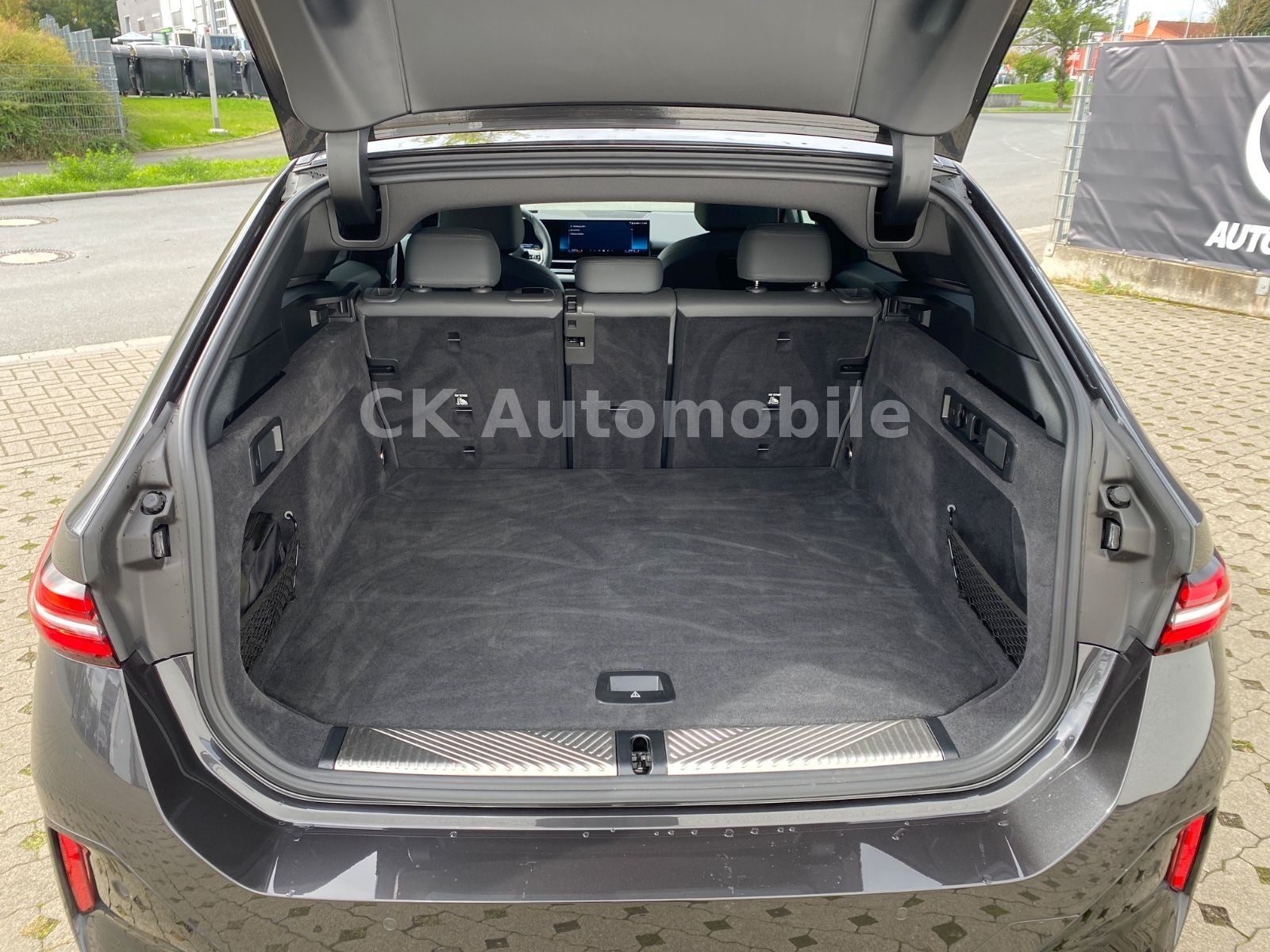 Fahrzeugabbildung BMW 540 d xDrive M Sport/Navi/Leder/LED/AHK/360°Kam.