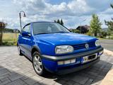 Volkswagen Golf 1.6 Colour Concept Blue Edition - Volkswagen Golf: Concept