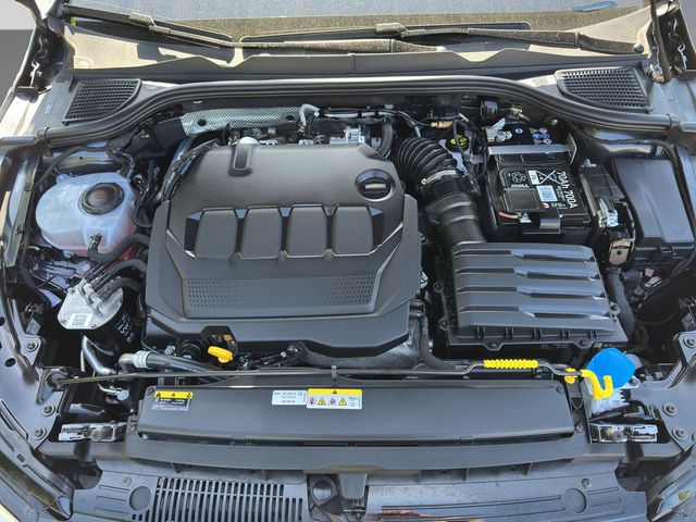 Golf VIII Variant 2.0 TDI Life SHZ NAVI ACC LED