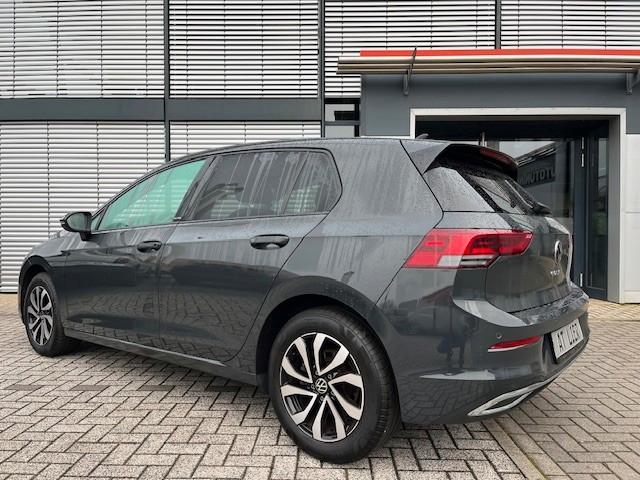 Volkswagen Golf VIII Lim. 1.5 eTSI DSG Active
