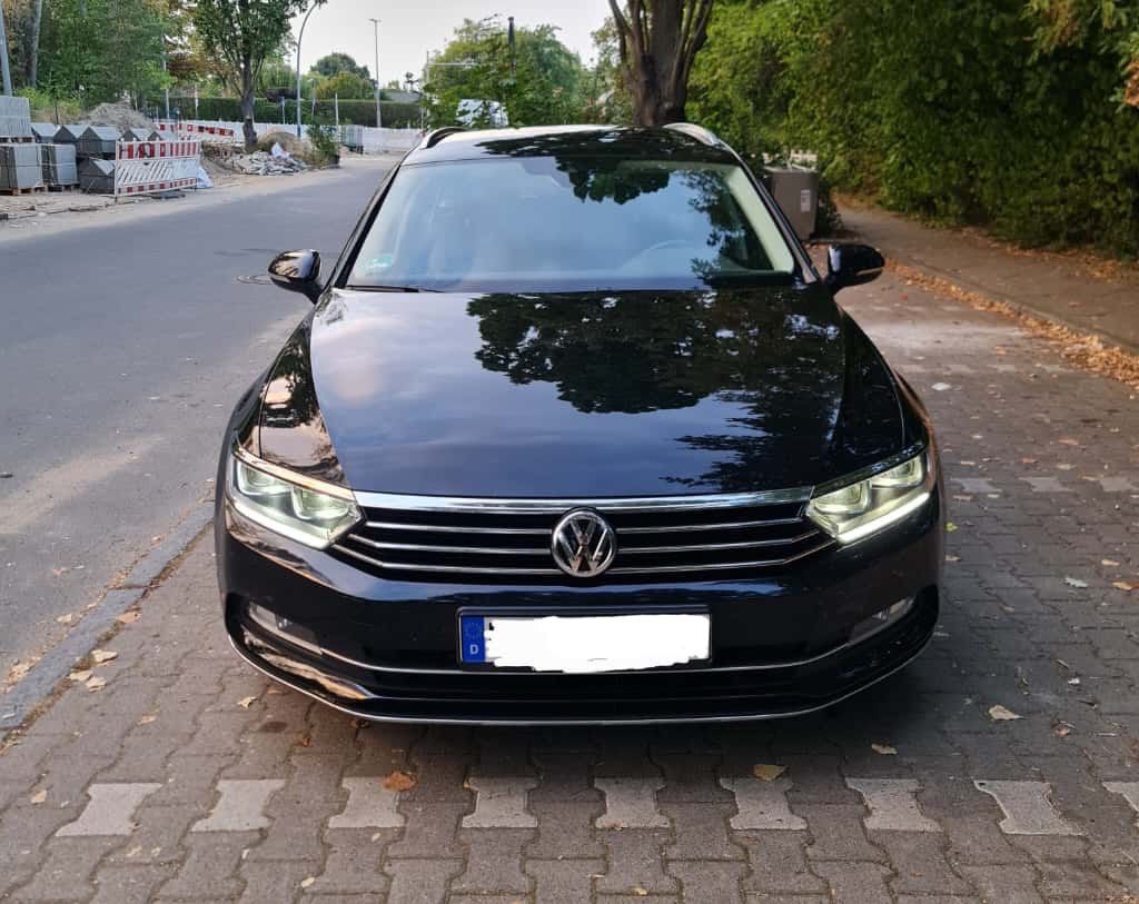 VW Passat Variant 2.0 TDI SCR DSG Business Vari...