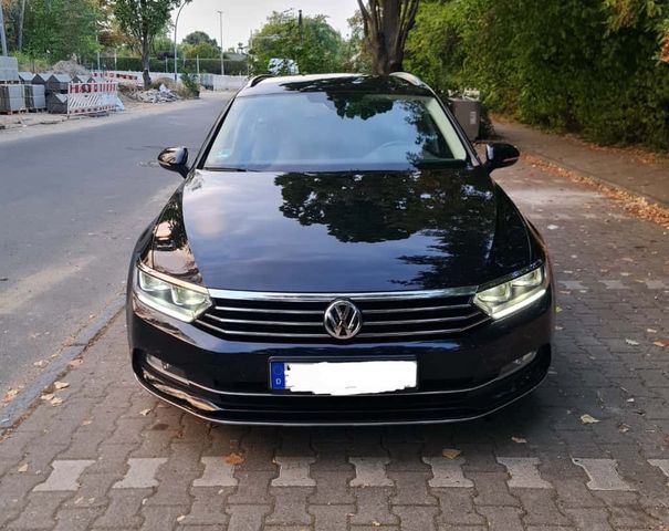 VW Passat Variant 2.0 TDI SCR DSG Business Vari...