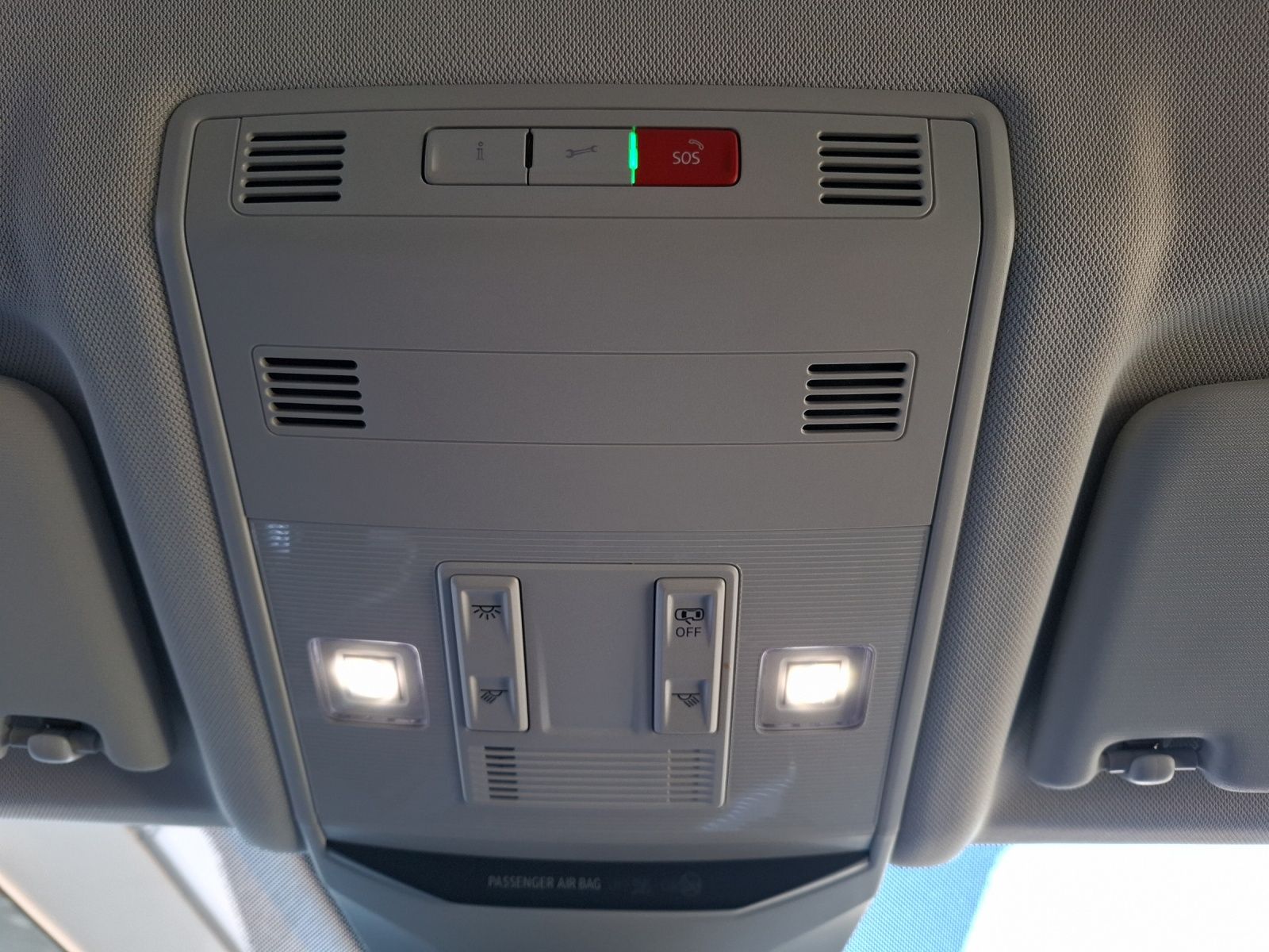 Fahrzeugabbildung Volkswagen T-Roc TSI Style LED Navi AID ACC Park-Assist SH