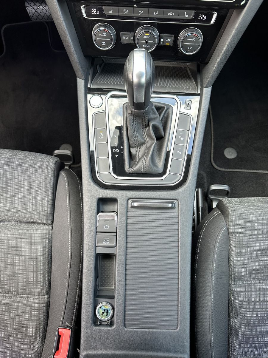 Fahrzeugabbildung Volkswagen Passat Variant 2.0 TDI DSG Business NAV+LED+ACC