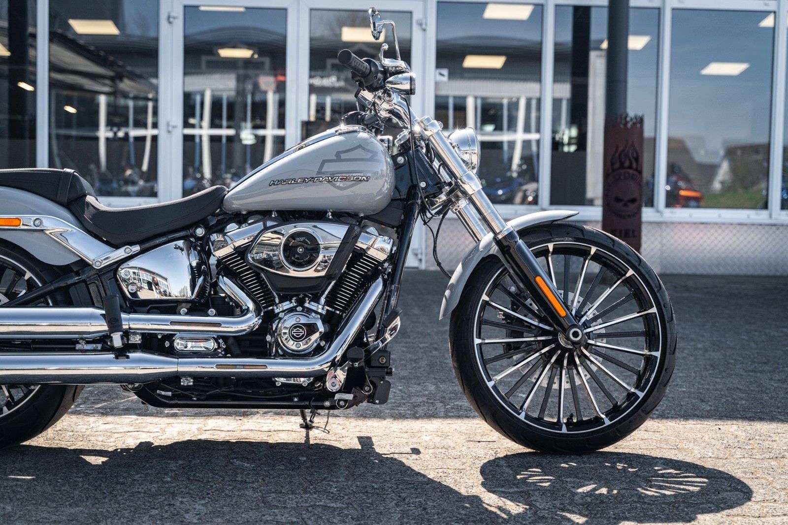 Fahrzeugabbildung Harley-Davidson BREAKOUT FXBR 117 ci - MY25 -Kurzfristig Verfüg.
