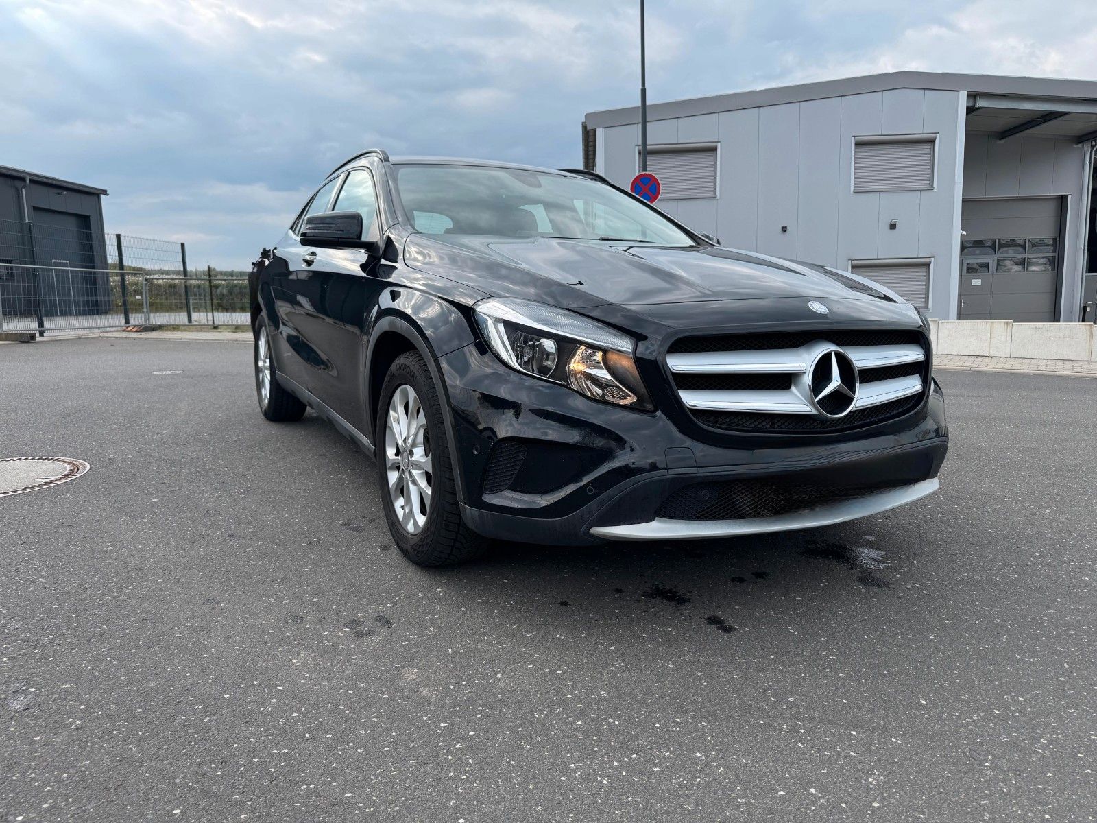 MERCEDES-BENZ GLA 200