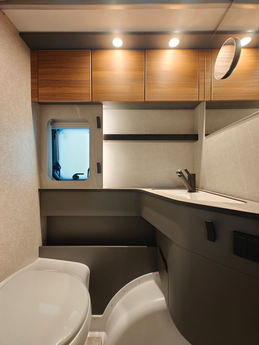 Fahrzeugabbildung HYMER / ERIBA / HYMERCAR Feeling 425 SD - MESSE-NEUHEIT 2026! -