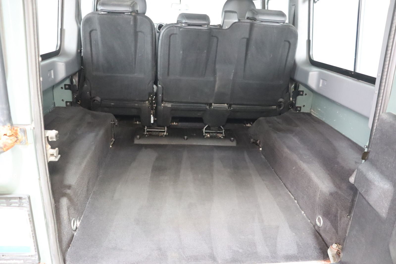 Fahrzeugabbildung Land Rover Defender 110 Station Wagon SE * AHK * Sitzhzg.