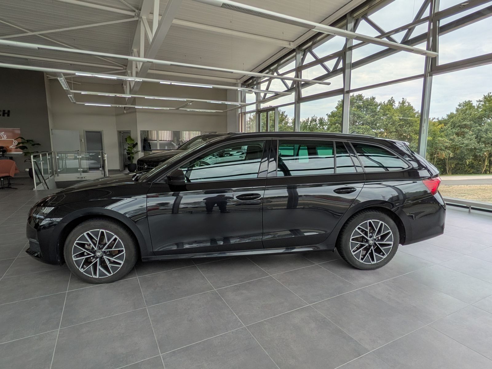 Fahrzeugabbildung SKODA Octavia 1.5TSI mHEV DSG ACC Style AHK 17" 5J-Gar
