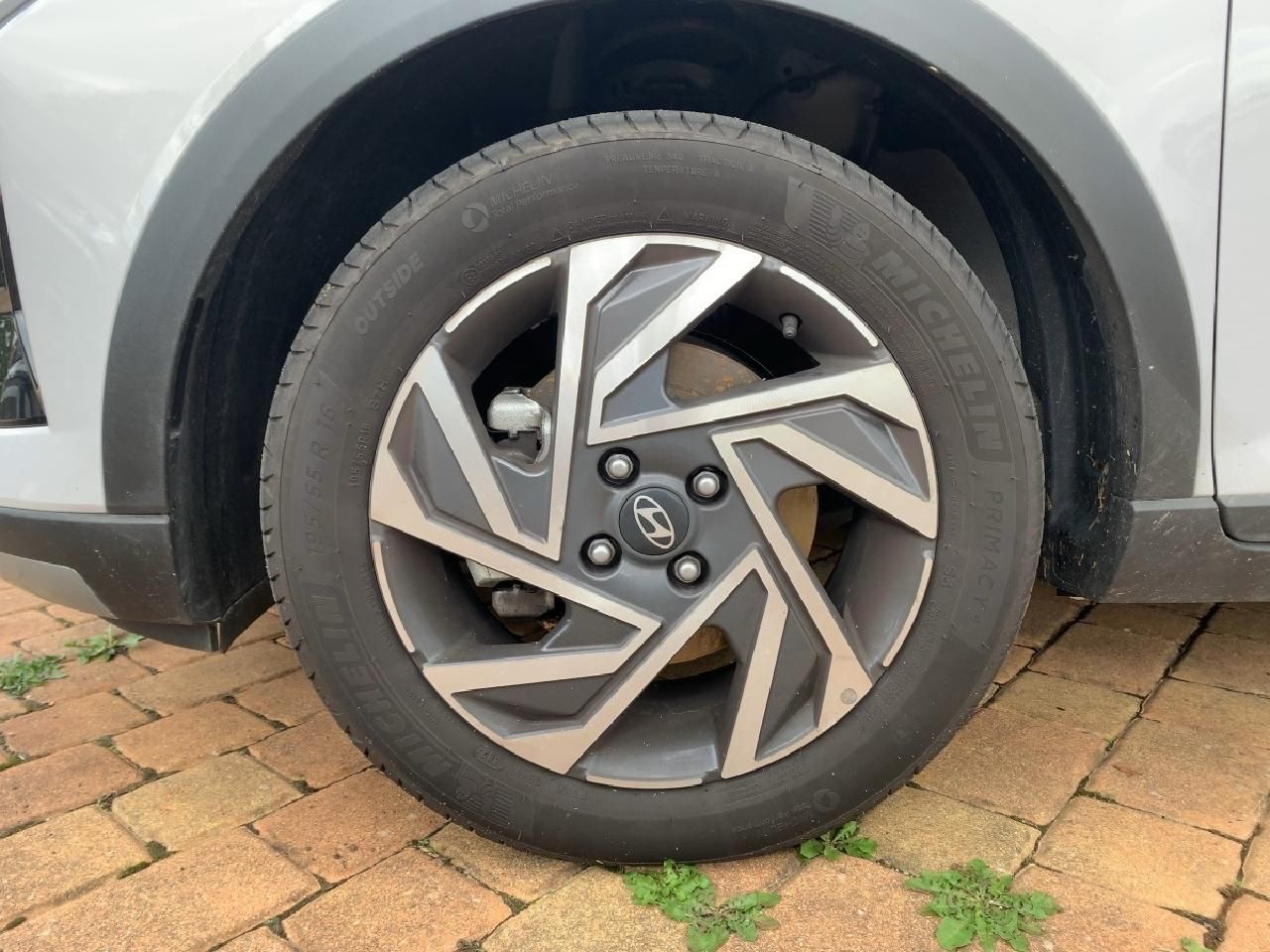 Fahrzeugabbildung Hyundai BAYON 1,0 Trend