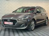 Hyundai i30 1.4TGDI KOMBI SHZ#CAM#NAVI#CARPL#LH#TEMP#AHK - Hyundai mit Benzin-Antrieb: Kombi, Automatik