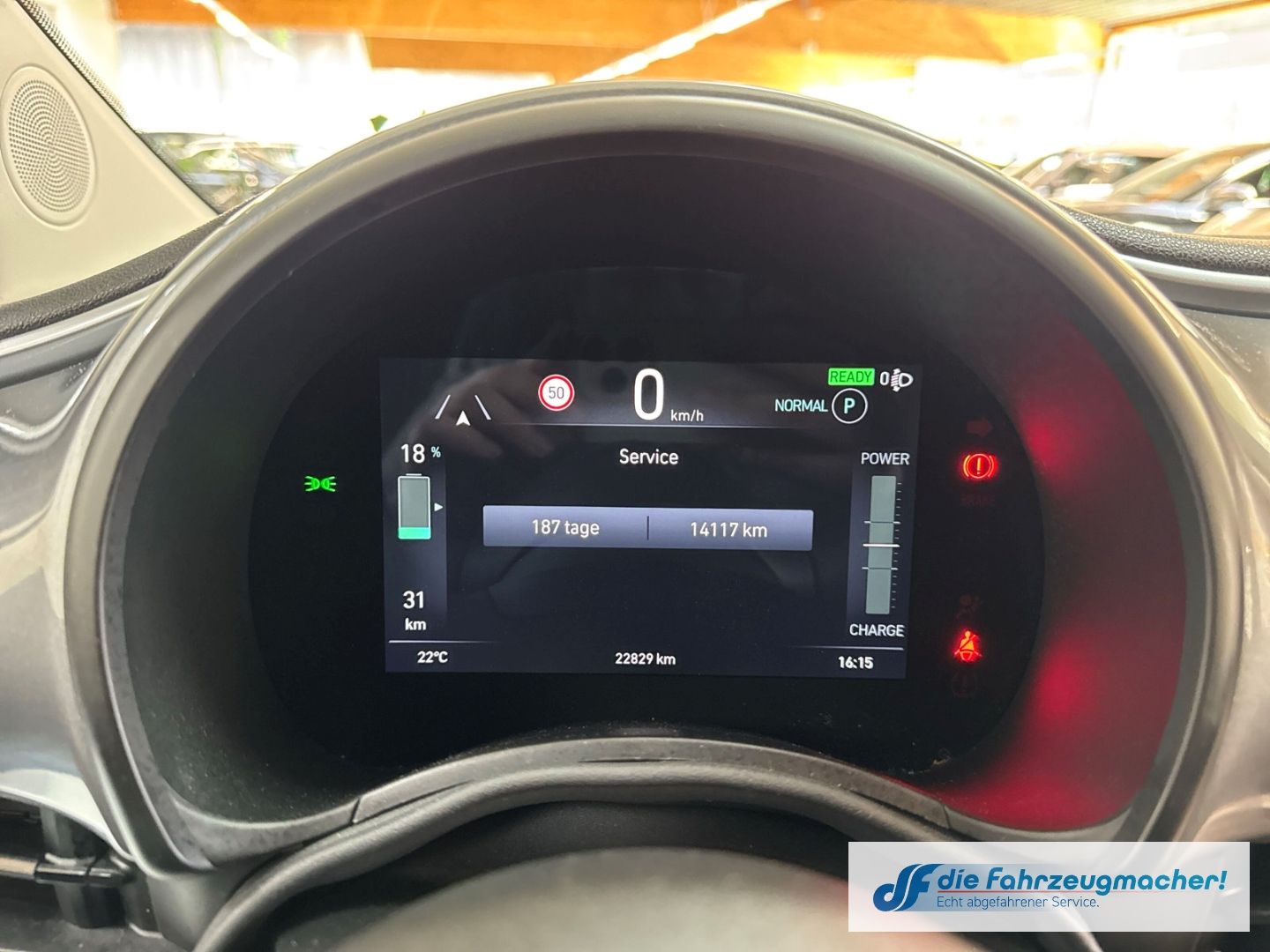 Fahrzeugabbildung Fiat 500 e Icon Navi Memory Sitze Apple CarPlay Andro