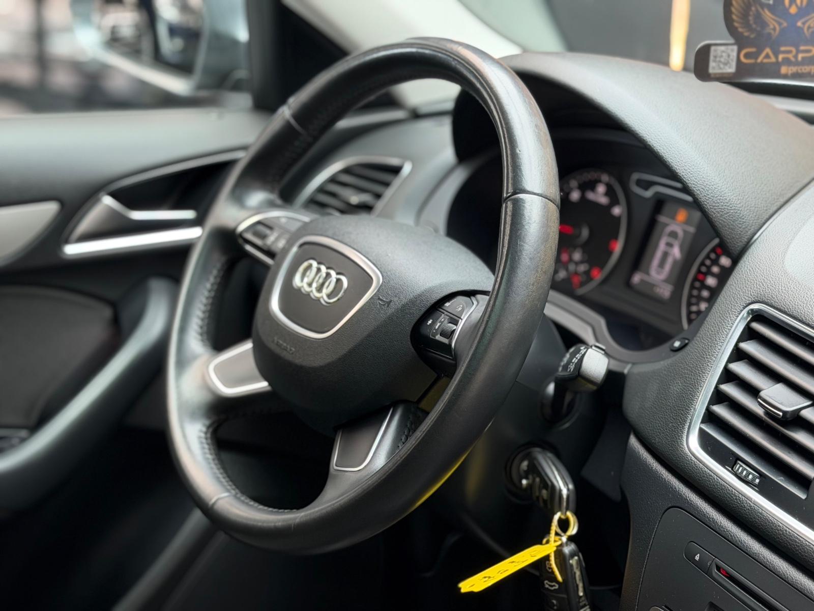 Audi Q3 2.0 TDI quattro/Xenon/Navi/BT/SHZ/PANO