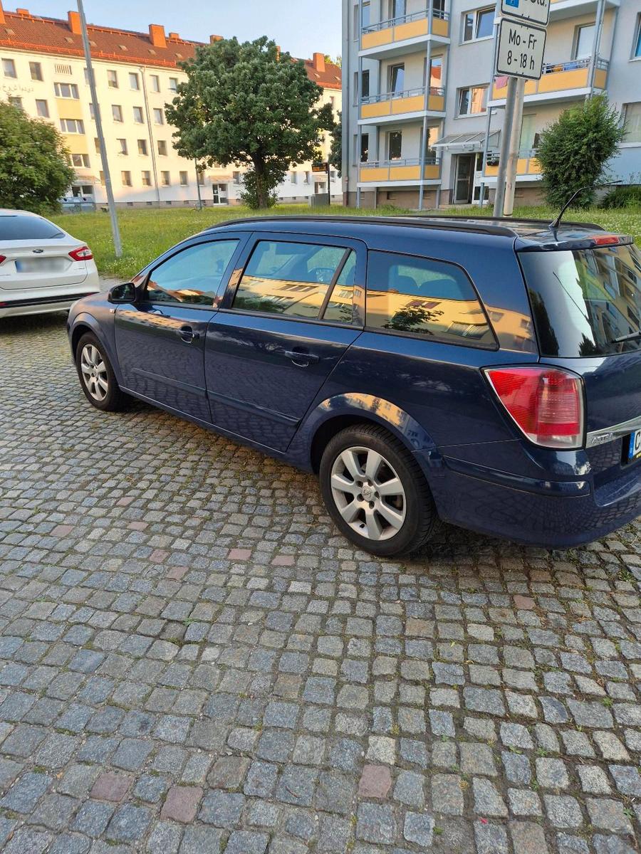 Opel Astra 2006 — photo 8