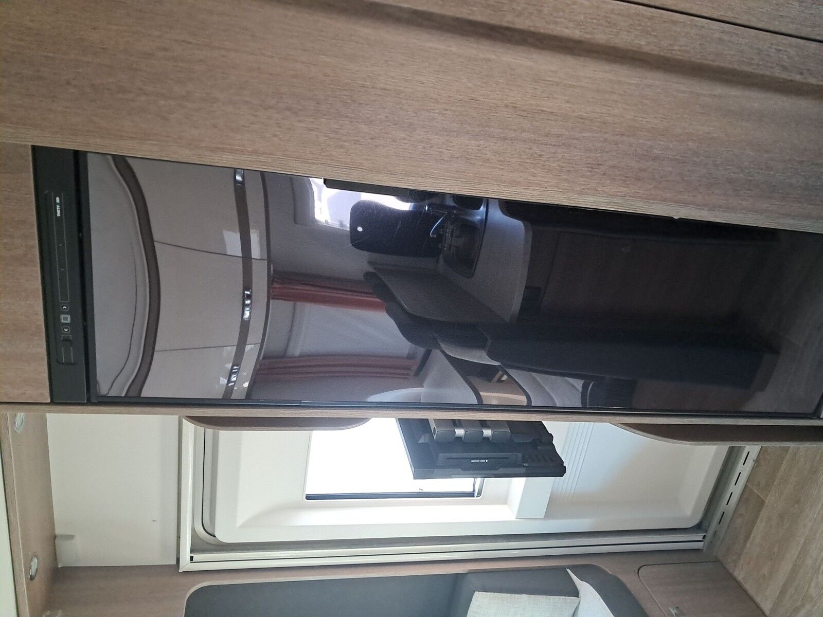 Fahrzeugabbildung Glücksmobil T 6757 Dachklima, Rückfahrkamera, Markise, TV