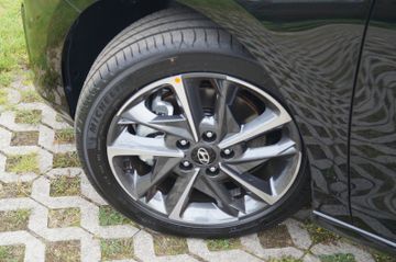 Hyundai i30 Kombi DCT-NAVI-LED-KAMERA-SHZG-ALU17-
