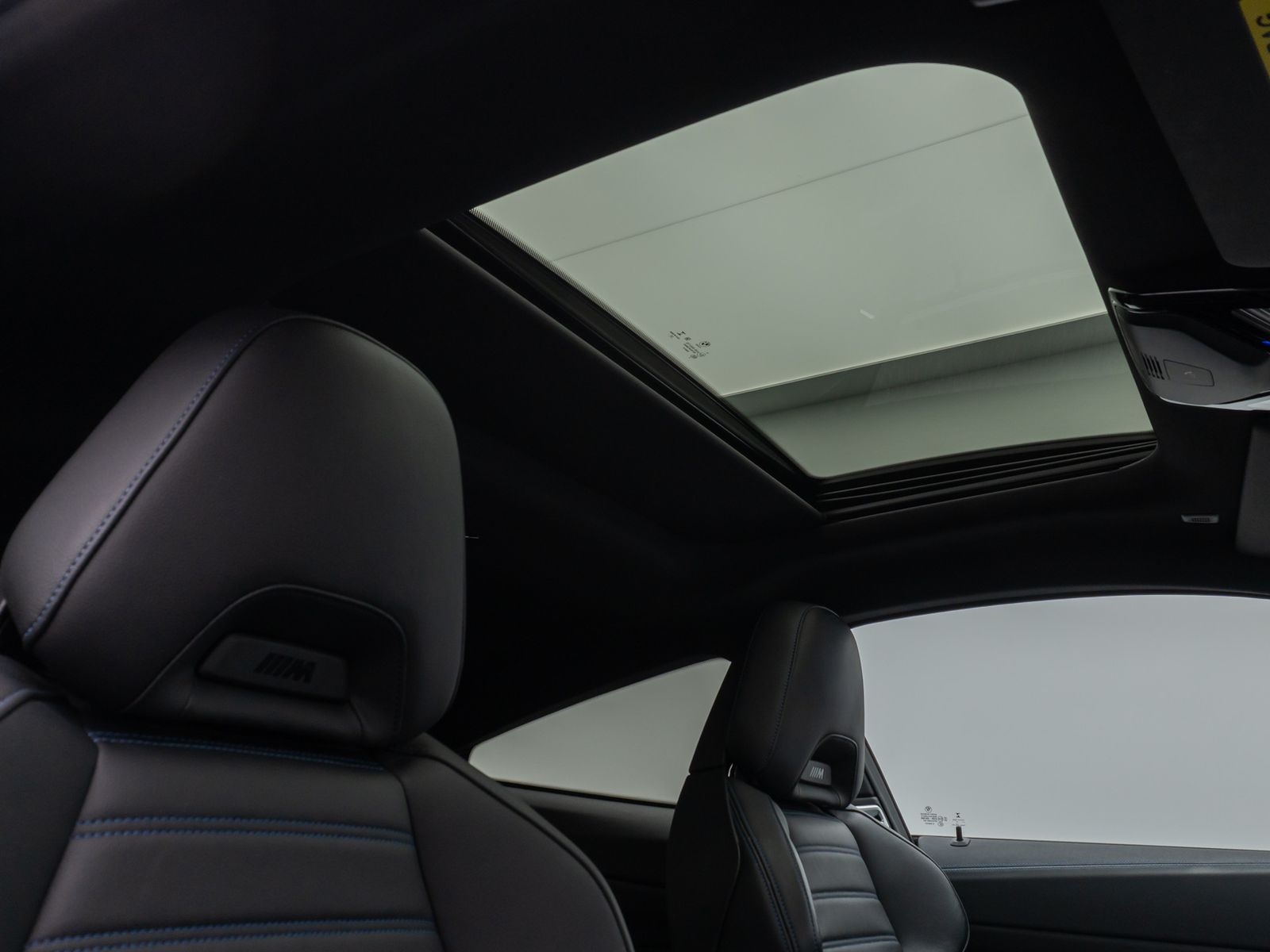 Fahrzeugabbildung BMW M440d xD Coupé 360°Glasdach HUD Laser DAB H/K