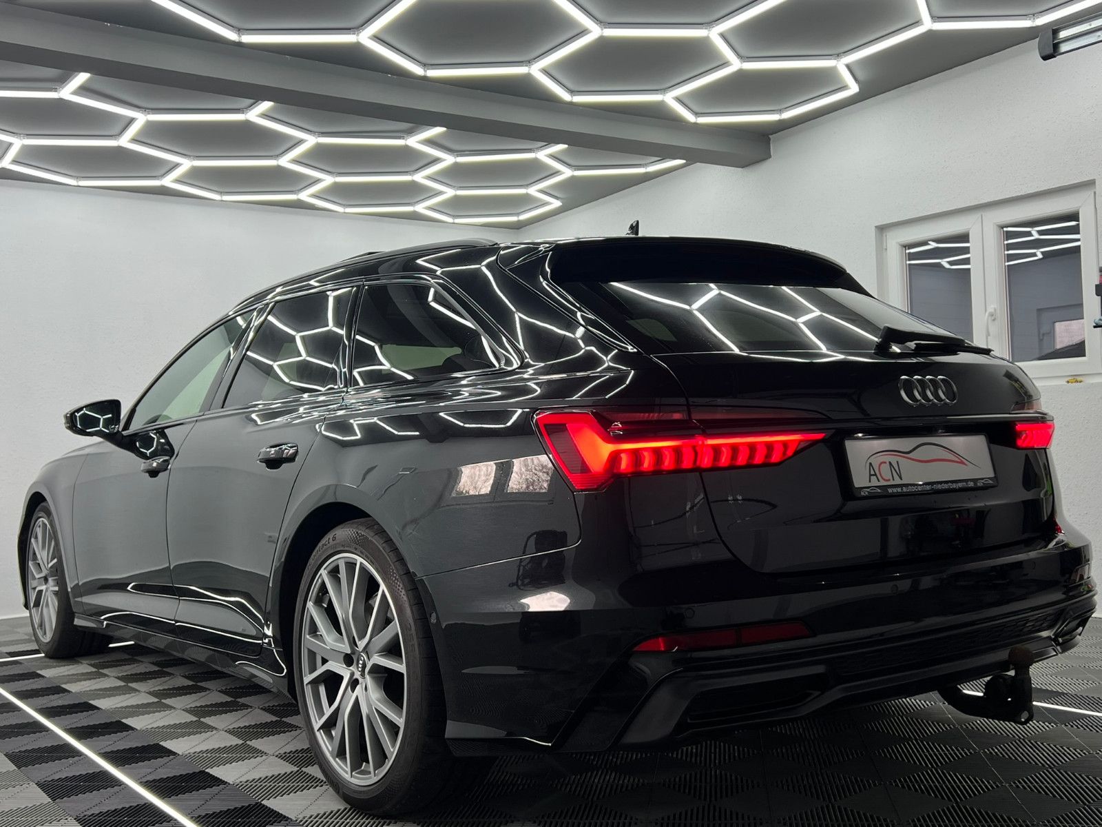 Fahrzeugabbildung Audi A6 Avant 50 TDI Quattro S-LINE/HDMATRIX/AHK/AMBI