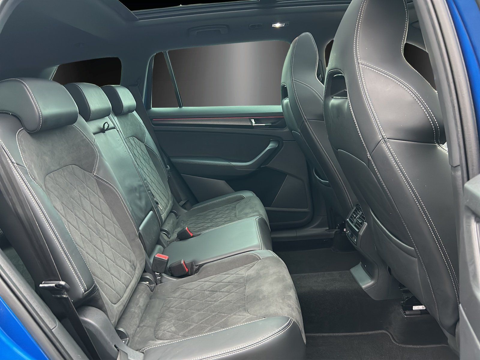 Fahrzeugabbildung SKODA Kodiaq 2.0 TDI Sportline 4x4/AHK/PANO/360°K/ACC/