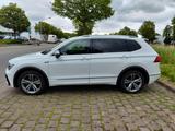 Volkswagen Tiguan Allspace RLINE 4Mot 140KW DSG 2.0 TDI - VW Tiguan Allspace Gebrauchtwagen in Hamburg