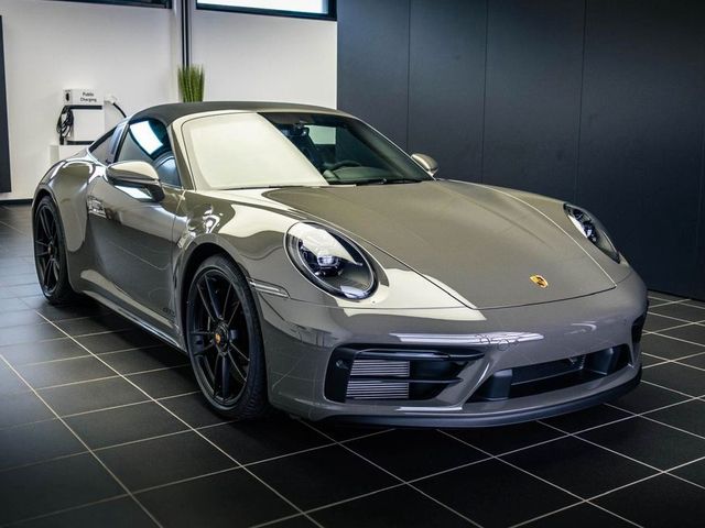 Porsche 911 Targa 4 GTS EXCLUSIVE*Burmester*Carbon*VOLL!