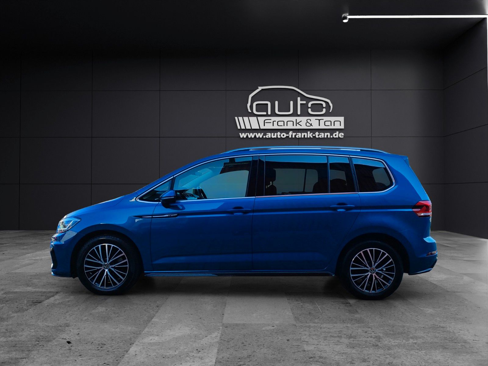 Fahrzeugabbildung Volkswagen Touran Highline R-Line*Massage*Kamera*CarPlay*