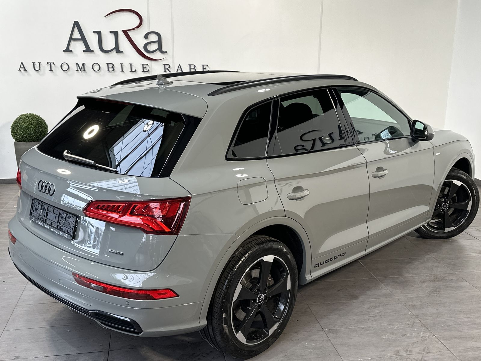 Fahrzeugabbildung Audi Q5 50 TFSIe Qu S-Line NAV+XEN+PANO+KAM+20ZO+DAB
