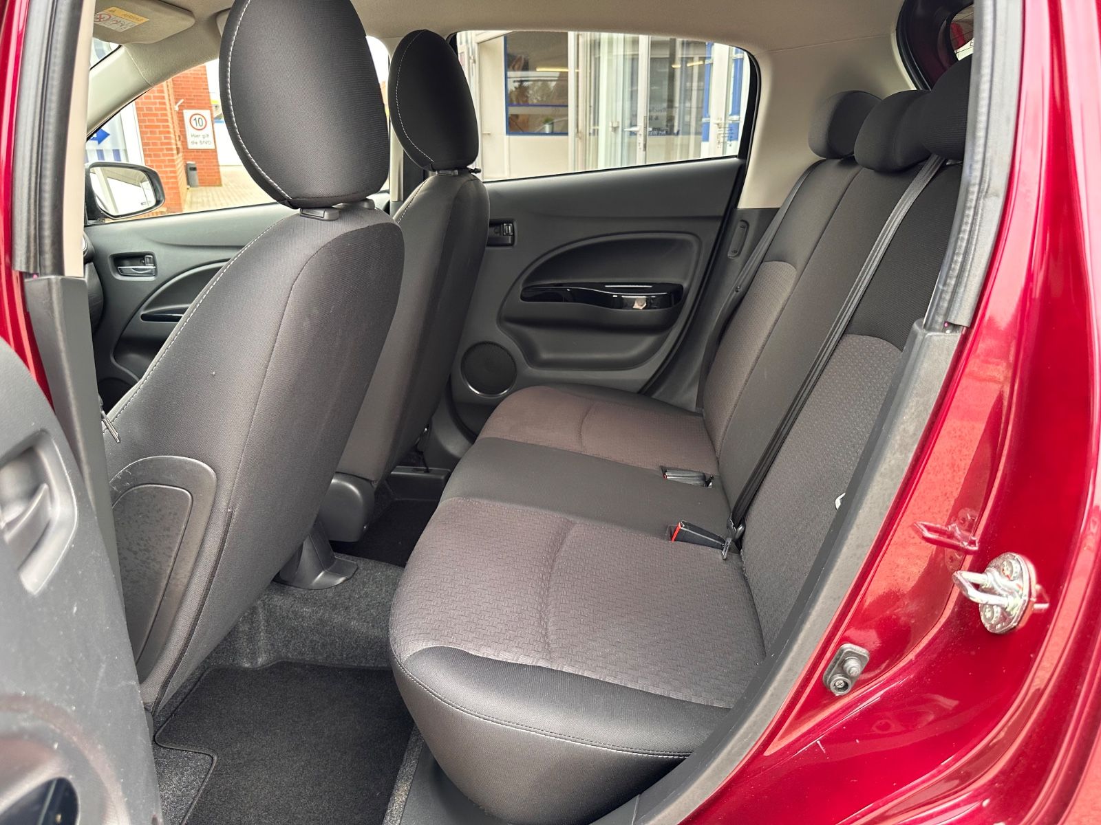 Fahrzeugabbildung Mitsubishi Space Star Edition 100+ Navi/SHZG/Klima/BT/PDC