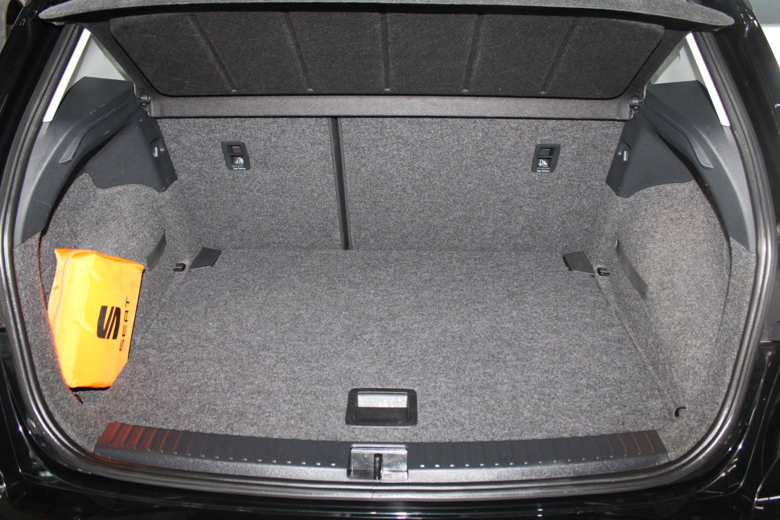 Fahrzeugabbildung SEAT Arona 1.0 TSI Style LED PDC Kamera Allwetterreif