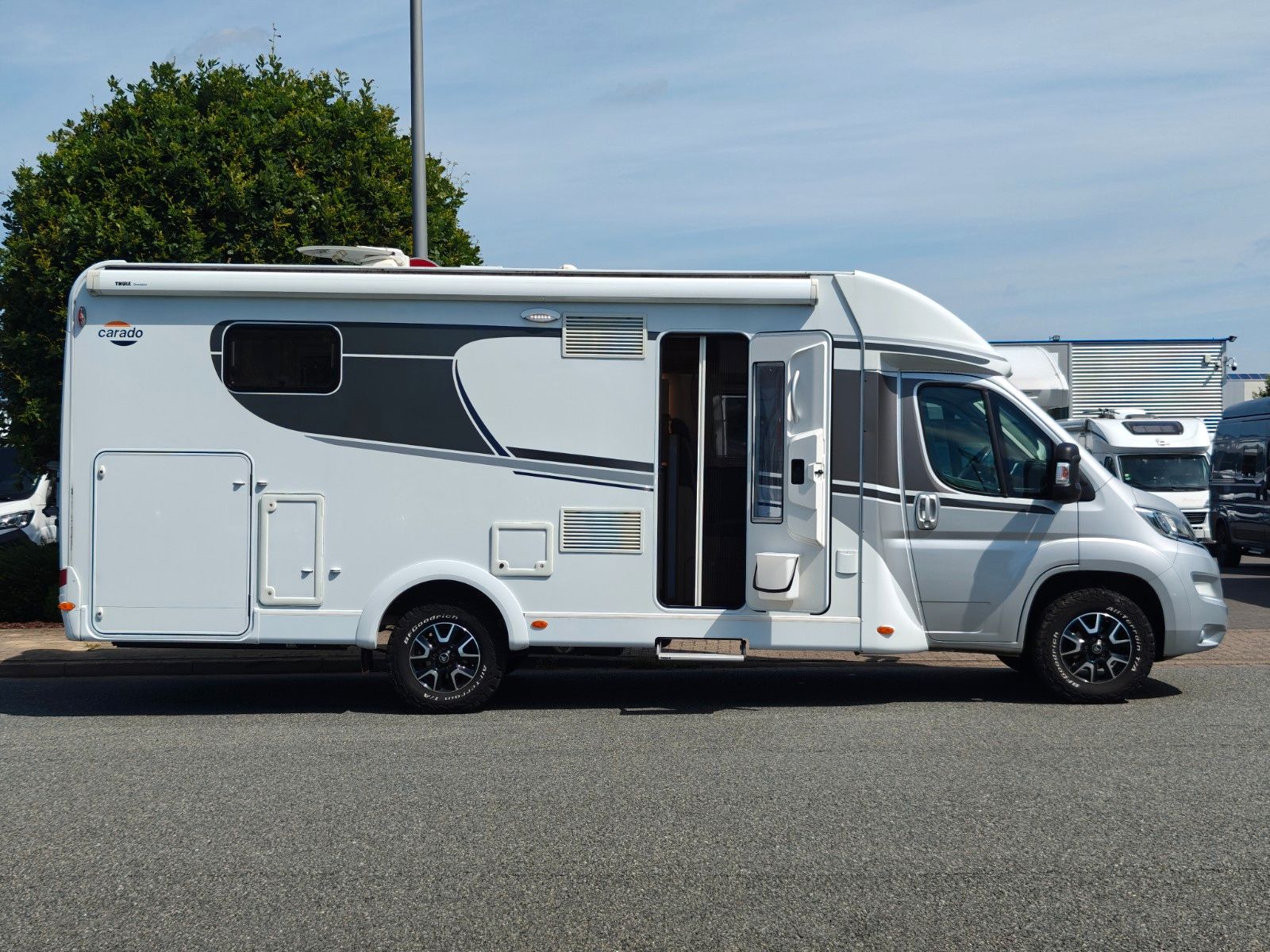Fahrzeugabbildung Carado T-447 Clever+ Edition - SAT, TV, A/T, Hubbett -