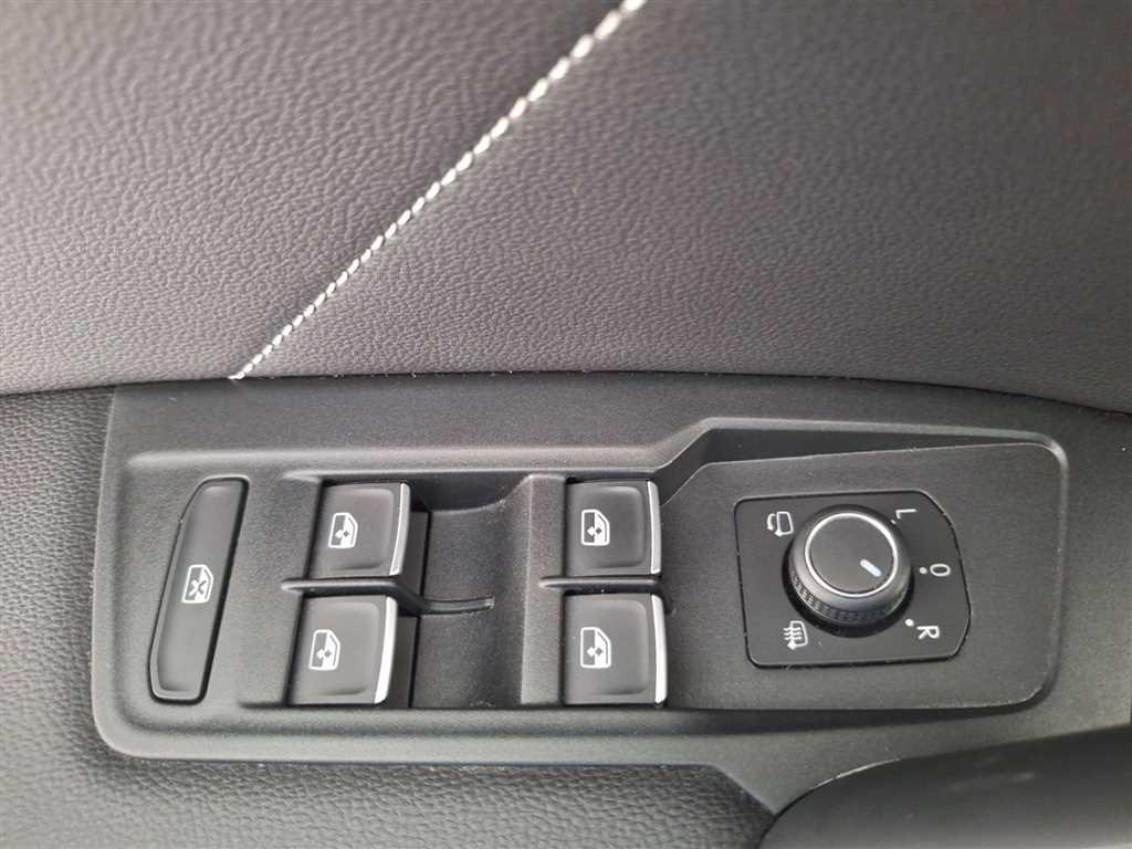 Volkswagen Tiguan R-Line 2.0 TSI DSG 4MOTION Lederpaket, миниатюра 15